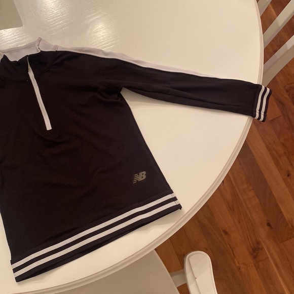 Oh gosh. How cute !! New balance sweater ! Size 5 - Picture 3 of 5